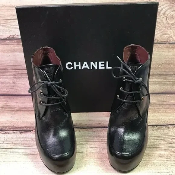 CHANEL Lacets Black Leather Lace Up Round Toe Ankle Boots - SIZE 39.5 - Picture 9 of 13
